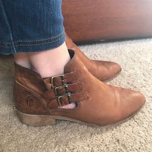 Frye Women's Booties Size 7 Good Preowned Condition